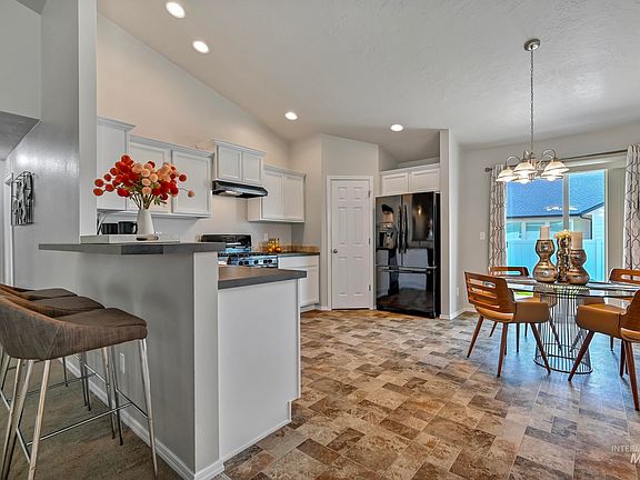 4th image of 2526 N Honeysuckle Way