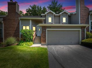 1004 N Spoede Rd, Saint Louis, MO 63146