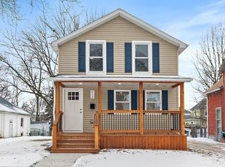 613 S 1st St, Dekalb, IL 60115