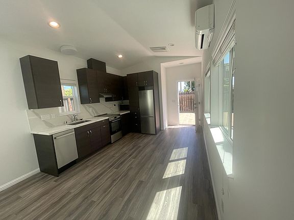 3rd image of 143 Bradford Dr #1