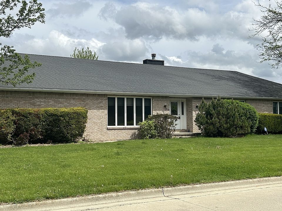 1st image of 302 Kelly Dr