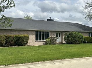 302 Kelly Dr, Normal, IL 61761