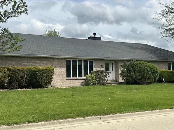 302 Kelly Dr, Normal, IL 61761