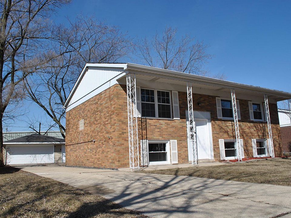 1st image of 15516 Dearborn St