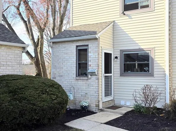 1620 Valley Dr #1620, West Chester, PA 19382