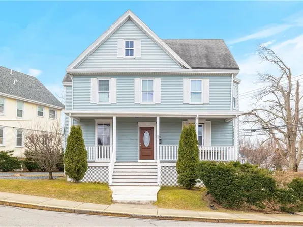 22 Summer St, Newport, RI 02840
