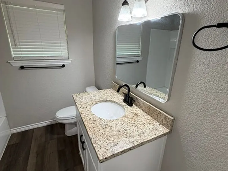 1311 Manor Dr — Photo 12
