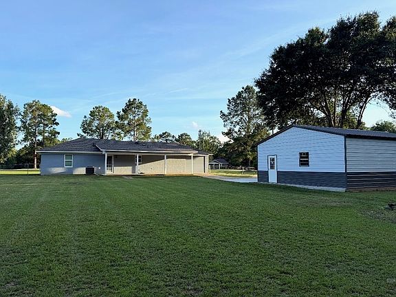4th image of 121 Country Dr