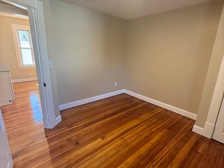 1013-1015 Willett Ave #1 — Photo 9