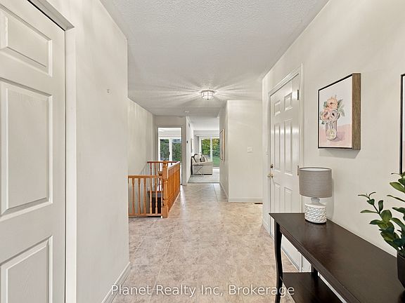 4th image of 4 Ashcroft Ct