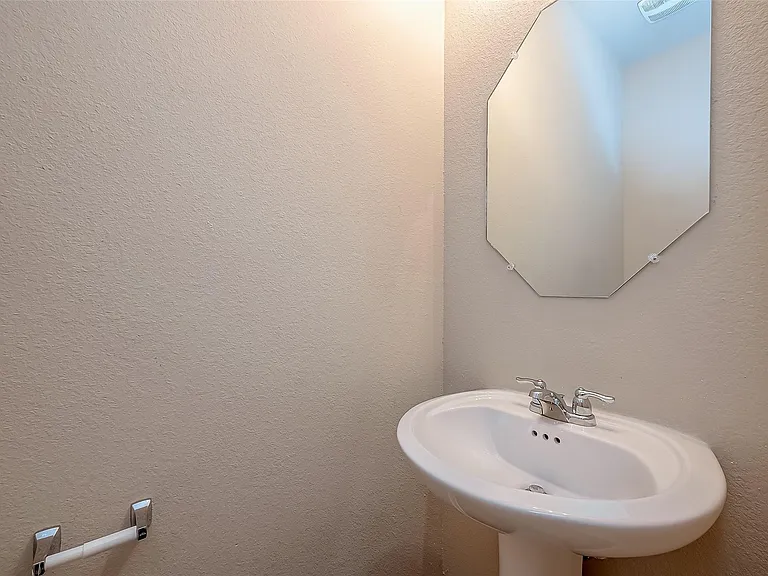 17219 Quiet Song Ct — Photo 37