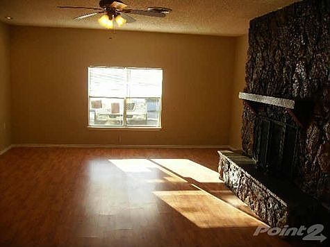 3rd image of 411 Hilltop Ln