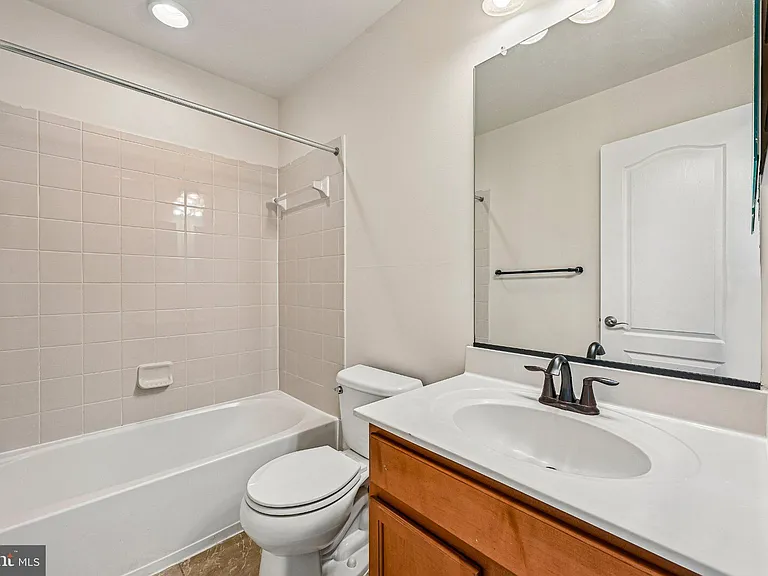 23004 Meadow Mist Rd — Photo 33