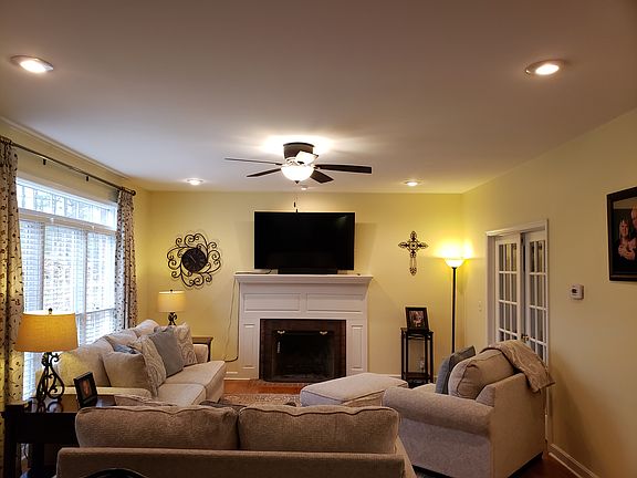 2nd image of 3519 Wellington Dr