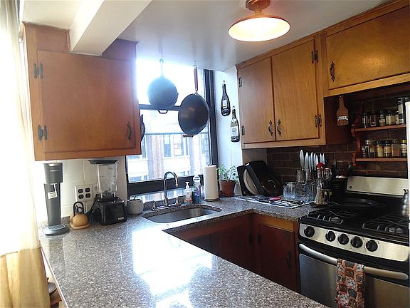 3rd image of 203 W 80th St APT 4A
