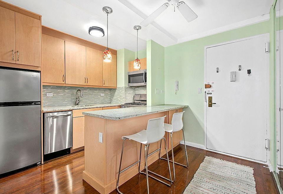 1st image of 230 E 15th St APT 6K