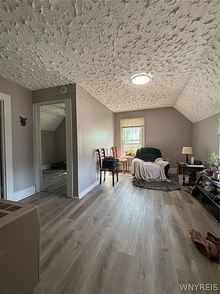 2 bed, 750 sqft, $1,100 — Photo 2
