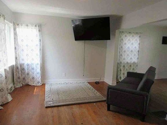 Additional Living Room