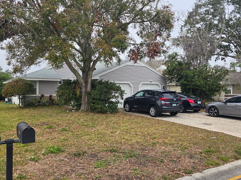 1st image of 310 Phlox Dr #310