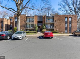 7800 Inverton Rd APT 303, Annandale, VA 22003