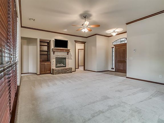 4th image of 77 Bonaire Dr