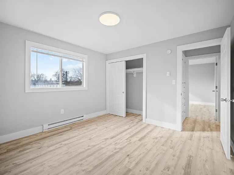 Mission Apartments — Photo 10