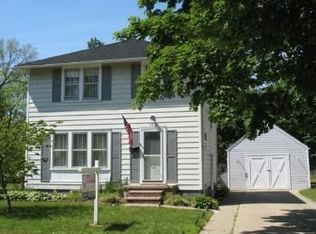 108 Angola St, Belleville, MI 48111