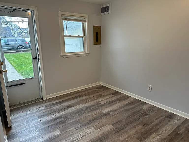 761 Adams St — Photo 12