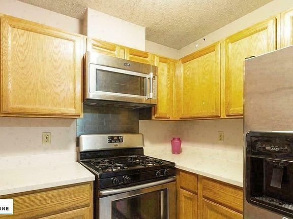 3rd image of 113 Columbia St #3
