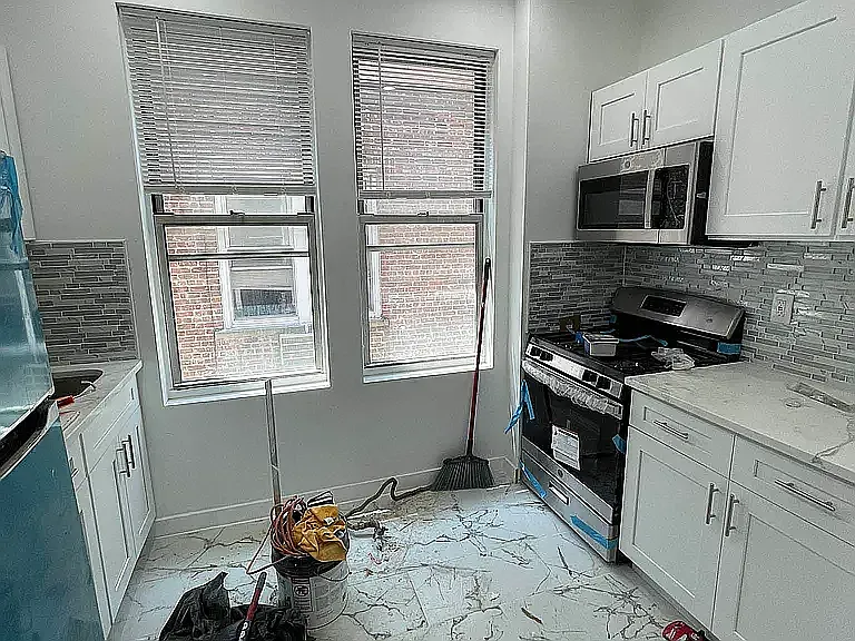 34-18 44th St #2R — Photo 1