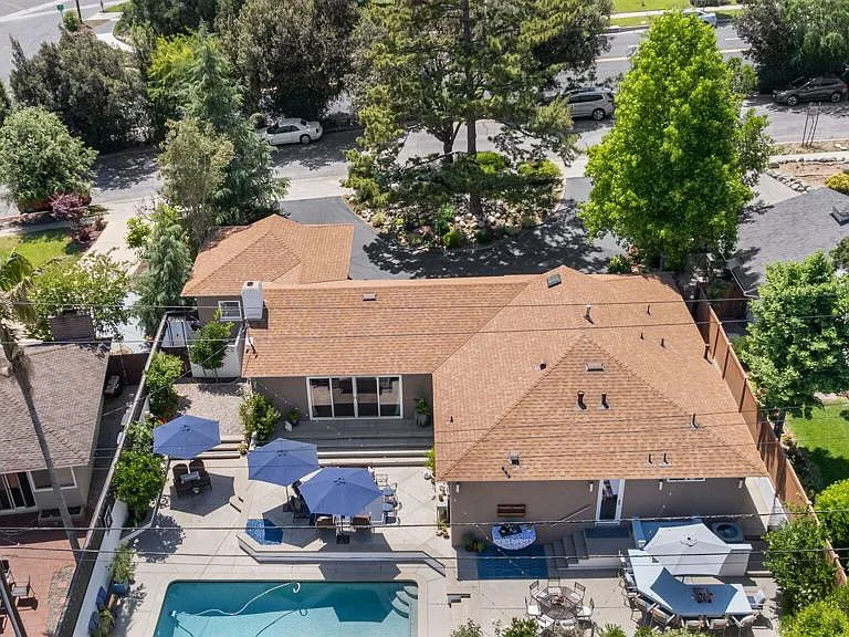 2030 N Altadena Dr — Photo 58