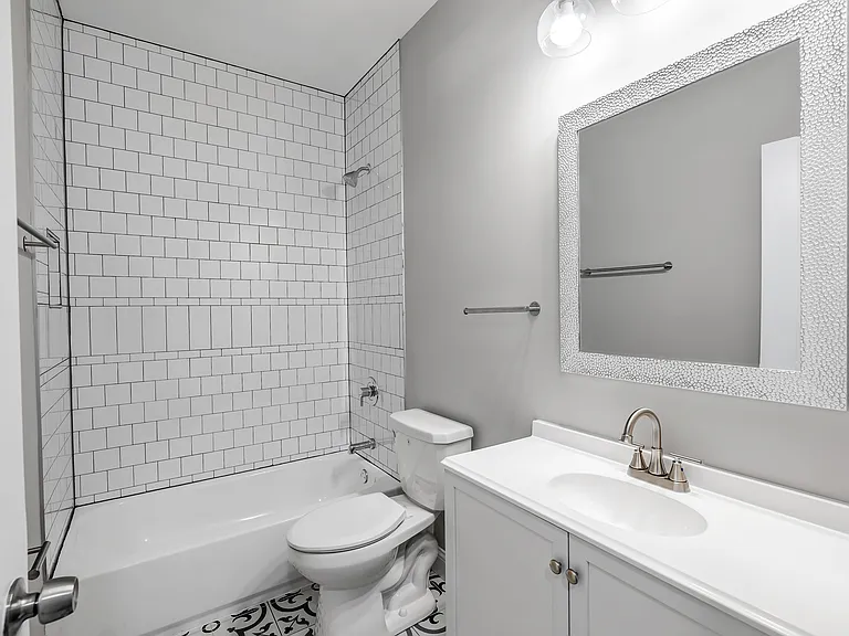 2806 Lafayette Ave #B — Photo 8