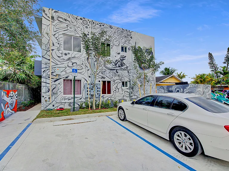 346 NW 35th St #1 — Photo 13