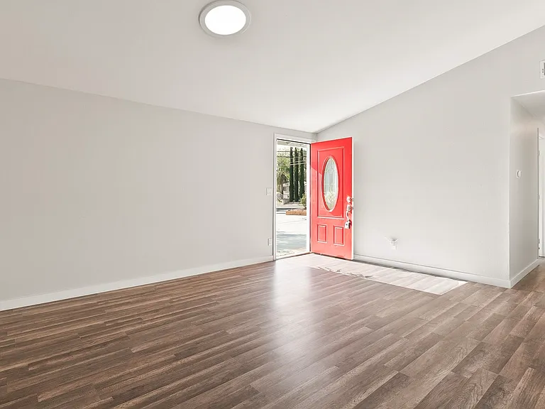 17138 Sunderland Dr — Photo 3