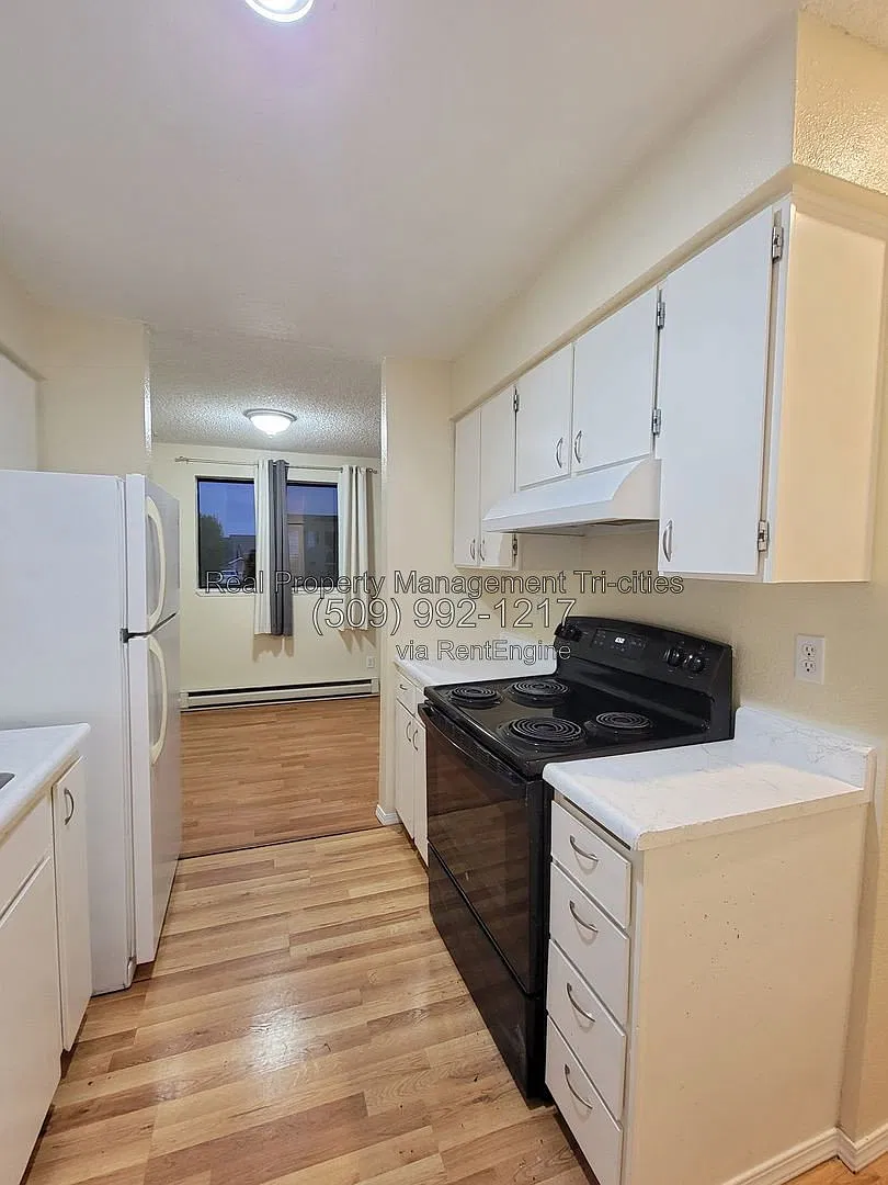 2 bed, 1.0 bath, $1,300 — Photo 1