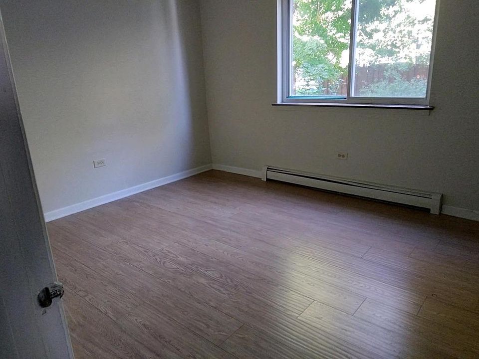 2nd image of 305 8th St #1B