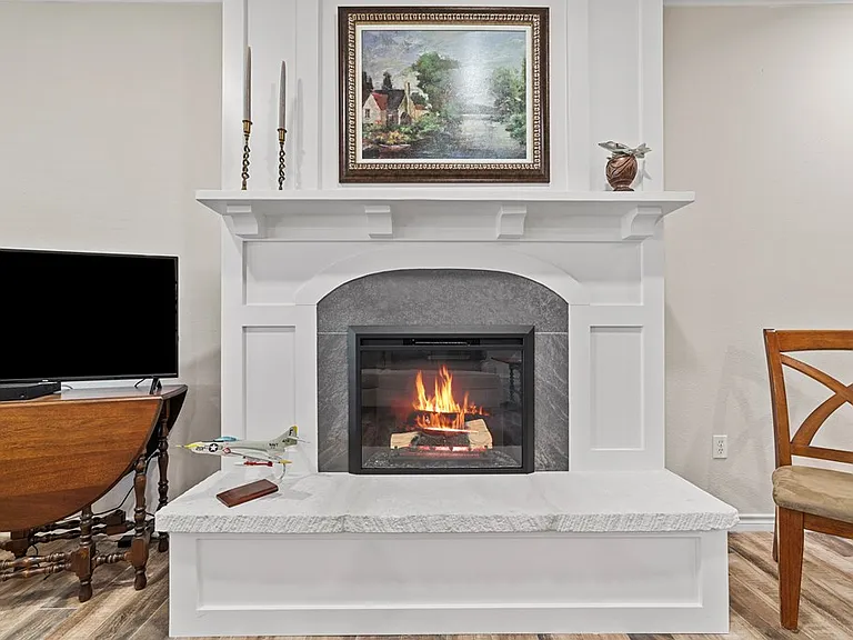1008 Edinburgh Dr — Photo 8