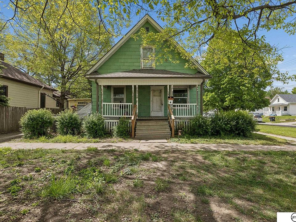 1st image of 801 Peach St