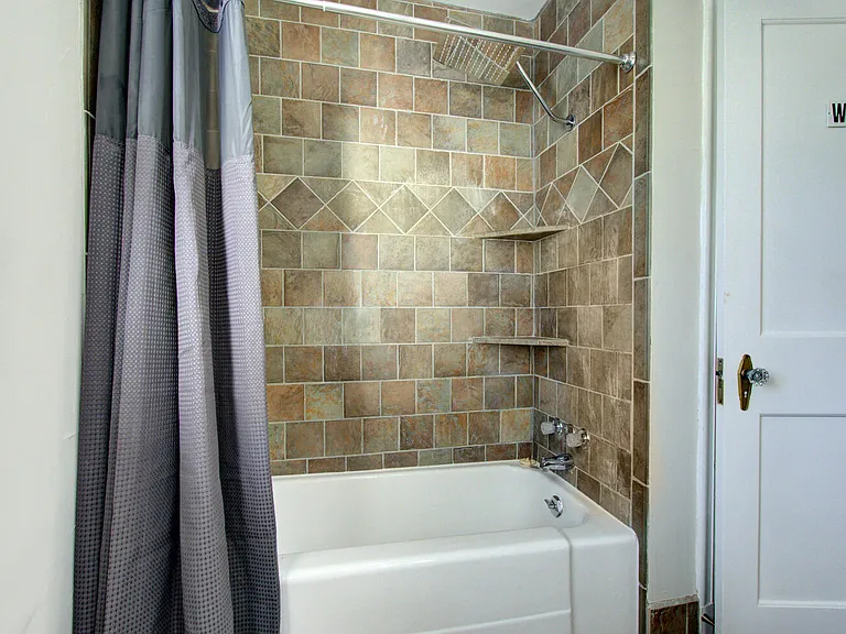 2239 S Louisville Ave — Photo 25