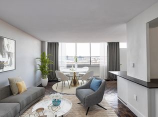 165 E 19th St #203, North Vancouver, BC V7L 2Y9