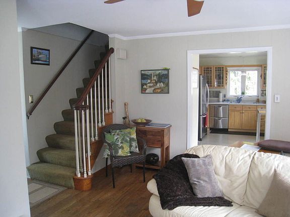 3rd image of 452 Hillcrest Dr