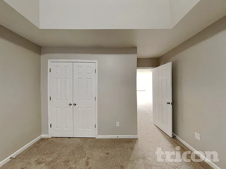 713 Southridge Dr — Photo 16