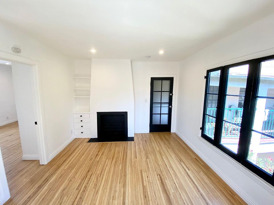 1st image of 7958 Norton Ave #6