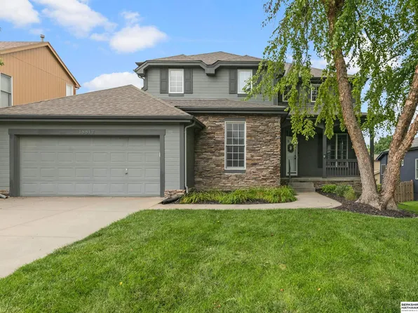 18812 Jackson St, Elkhorn, NE 68022