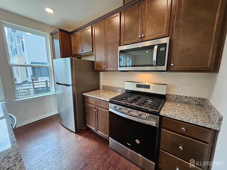 605 Parker Blvd — Photo 6