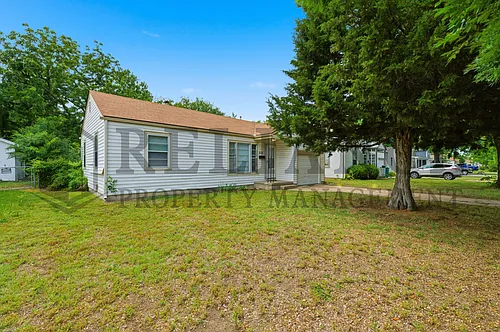 2151 S Green St Photo 1