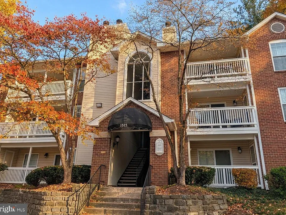 1523 Lincoln Way #103