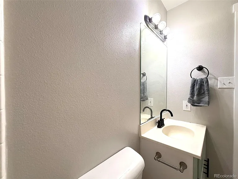 531 S Angus Ave #2 — Photo 35