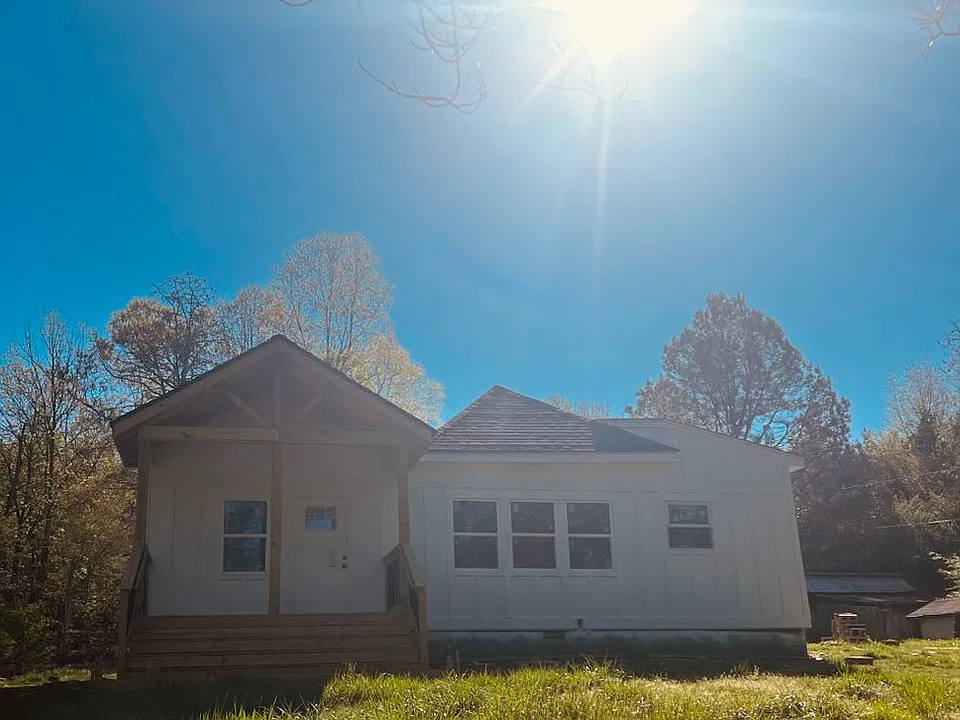 5045 Smith Dr