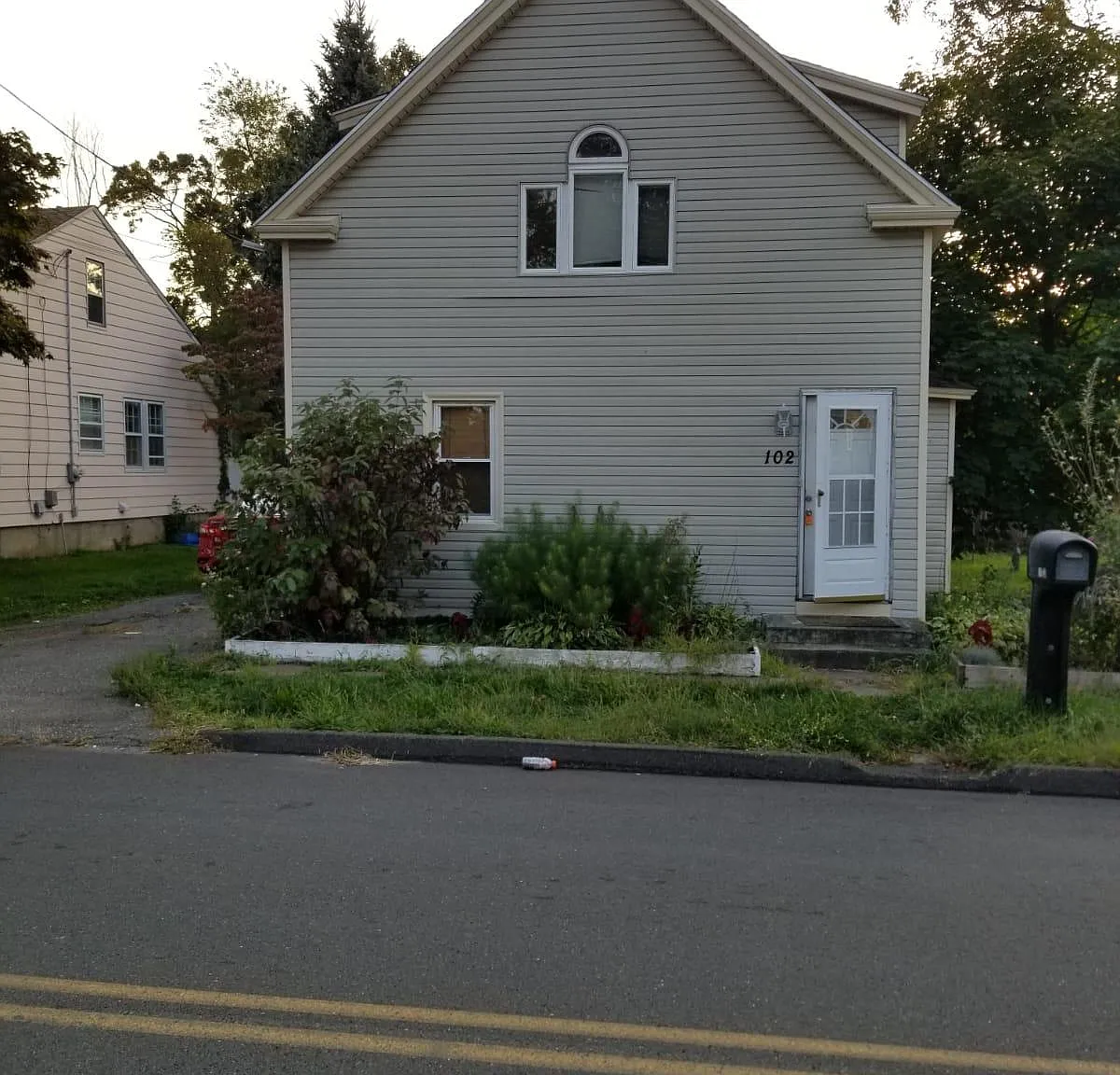 3 bed, $2,300 — Photo 3